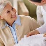 Fraldas geriátricas: O que você precisa saber